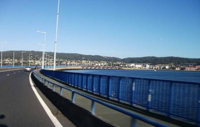 Aparece el cadáver de una persona flotando cerca de un  puente de Ferrol