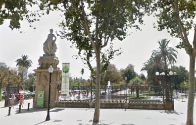 Una mujer que quitaba lazos amarillos, agredida por un hombre en Barcelona