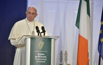 Las víctimas de los abusos en Irlanda, decepcionadas con el mensaje del papa