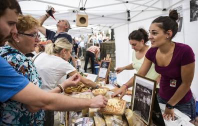 Un hotel de Pamplona paga 4.500 euros por el queso ganador del Artzai Eguna