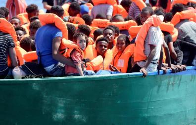 El 'Aquarius' pide un puerto para desembarcar a 141 migrantes, 67 menores solos