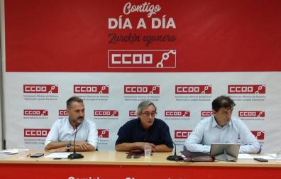 Rueda de prensa de Javier Ojer Chema Ferrer y Cecilio Aperte, de la sección sindical de CC OO.