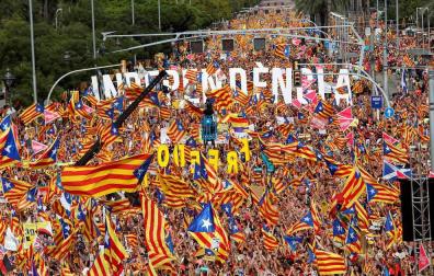 Multitudinaria manifestación de la Diada a favor de la república y los presos