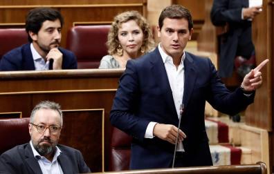 Rivera reclama a Sánchez que haga pública su tesis para "disipar dudas"