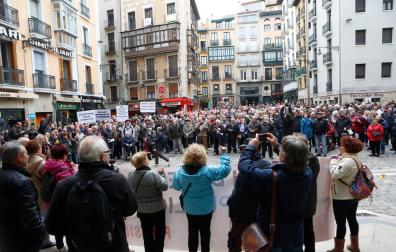 Una manifestación reivindica en Pamplona un sistema propio de pensiones para Navarra