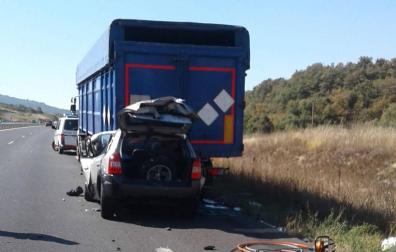 Dos fallecidos en un accidente entre dos vehículos en la A-1, en la muga entre Navarra y Álava