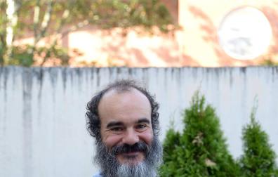 Oskar Alegria se une al retrato colectivo del universo de Sarrionandia