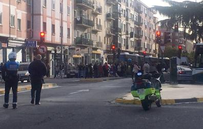 Protestas y muestras de dolor en el lugar del atropello mortal del niño de 4 años en Pamplona