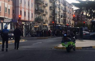 Protestas y muestras de dolor en el lugar del atropello mortal del niño de 4 años en Pamplona