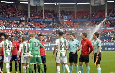 Fotos de la primera parte del partido.