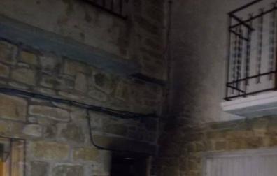 Atendidas ocho personas tras incendiarse una vivienda en Aibar