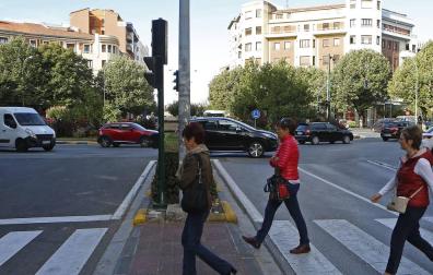 La plaza Príncipe de Viana en la actualidad, convertida en uno de los puntos de más tráfico de Pamplona.