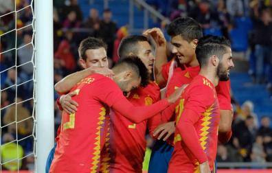 Brais Méndez debuta con gol y saca del atasco a España