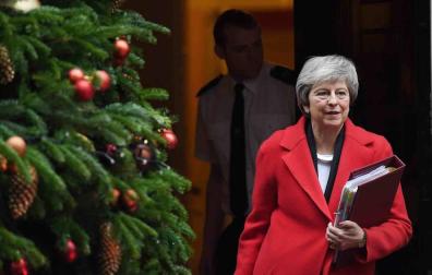 La primera ministra británica, Theresa May, a la salida de su residencia en el 10 de Downing Street en Londres.