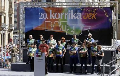 La carrera que recauda dinero para la alfabetización del euskera ha finalizado en el Paseo de Sarasate.