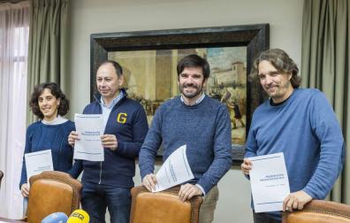 De izda. a dcha: Marisa Marqués (I-E), José Ángel Andrés (PSN), Eneko Larrarte (I-E) y Daniel López (Tudela Puede).