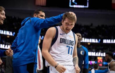 Un final inspirado de Doncic lleva a Mavericks a la victoria
