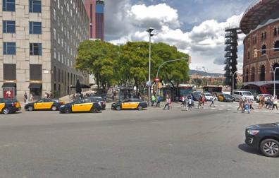 Un agente de la Guardia Urbana mata a un perro que le atacó en el brazo