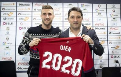 Oier Sanjurjo, "muy contento" por su renovación con Osasuna hasta 2020