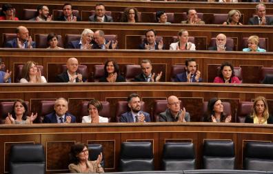 El Congreso avala el decreto para exhumar a Franco con la abstención de PP y Cs