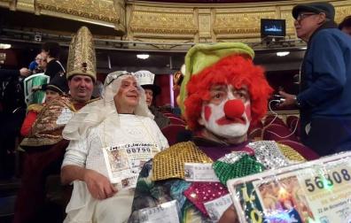 Todas las fotos de los disfraces de los asistentes al sorteo de la Lotería de Navidad 2018