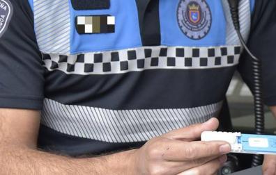 Circula con las ruedas pinchadas por Pamplona y da positivo en cuatro drogas