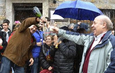 El número 22.654, un primer premio de 'El Niño' muy repartido