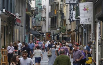 Pamplona sólo permitirá al Casco Viejo libertad de horario comercial