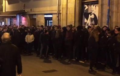 Protestas del Gaztetxe Maravilla ante el Palacio del Marqués de Rozalejo