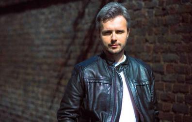 El escritor Juan Gómez en Pamplona: "En literatura se necesitan muchas mentiras"