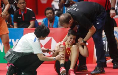 Carolina Marín se retira de la final de Indonesia por una lesión de rodilla