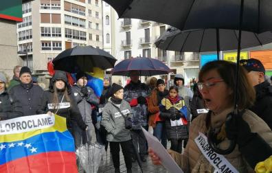 Venezolanos en Navarra apoyan a Guaidó frente a la “usurpación” de Maduro