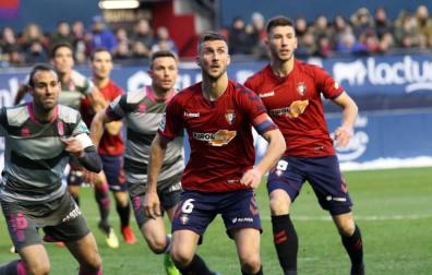 Imágenes del partido Osasuna-Cádiz disputado en El Sadar.