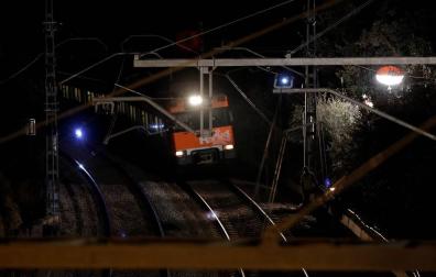Un muerto y 95 heridos, tres graves, en un choque frontal de dos trenes en Barcelona