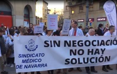 Manifestación del Sindicato de Médicos de Navarra en tercera jornada de huelga