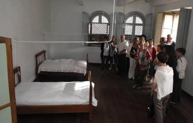 Un grupo de ciudadanos en una de las visitas guiadas al convento de las Salesas, en 2011.