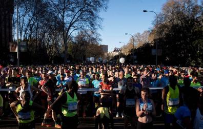 Un corredor de 29 años sufre una parada cardiaca en la media maraton de Madrid