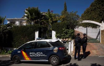Detenido un hombre como presunto autor de la muerte de su mujer en Estepona
