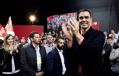 Sánchez defiende en Pamplona que el PSOE es "el único" que reconoce diversidad y foralidad