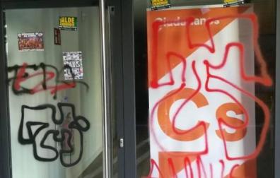 Imputado por enaltecimiento del terrorismo por pintar la sede de Ciudadanos