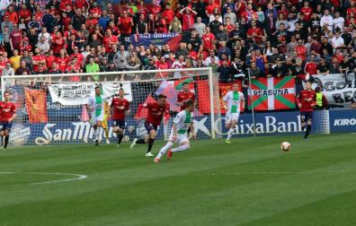 Fotos del búscate en la grada del Osasuna - Extremadura