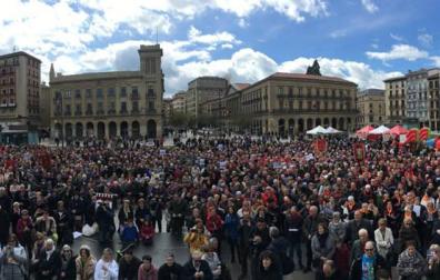 Mil auroros de Navarra cantan por el autismo