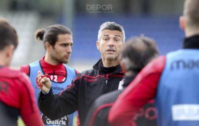 Martí ve al Deportivo "con muchas posibilidades" de ganar a Osasuna