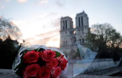 Una catedral "efímera" de madera se instalará junto a Notre Dame mientras duren las obras