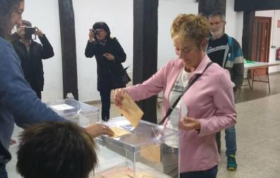 Pozueta (EH Bildu): "Ha llegado el día de quitar la sonrisa a la derecha"