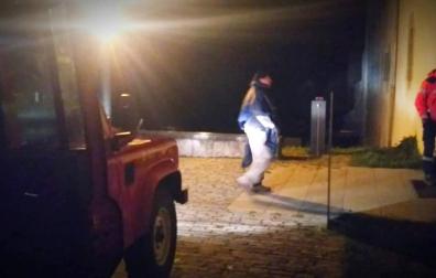 Los bomberos rescatan a un peregrino que se encontraba agotado en Izandorre