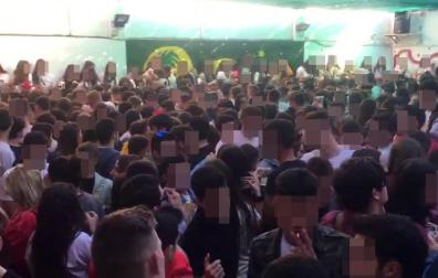 La Policía Foral y la Policía Local de Azagra desalojan un bar por exceso de aforo