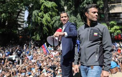 Guaidó anima a los militares leales a Maduro a que se sumen a la "Operación Libertad"