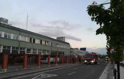 Un incendio afecta a la planta de Berlys en Mutilva Baja