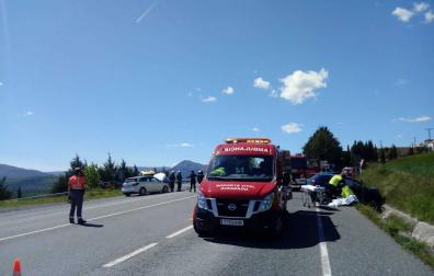 Cuatro heridos, tres graves, en un choque en la NA-240-A cerca de Sarasa
